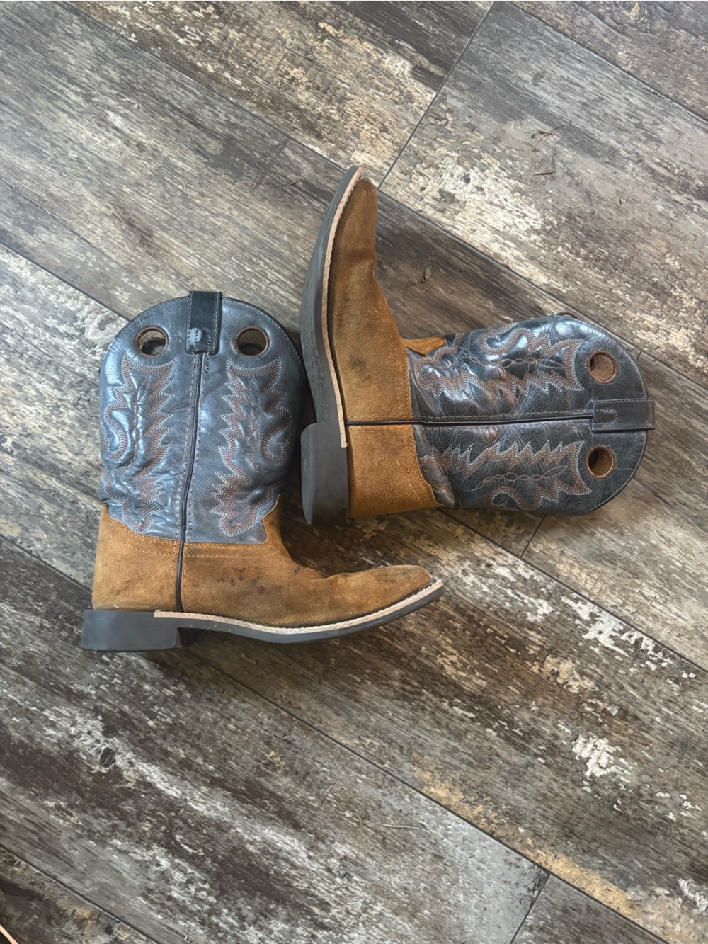 Youth smoky mountain boots 5